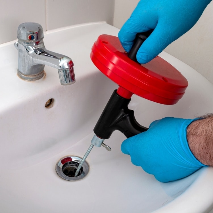 unclog-drain-plumbing